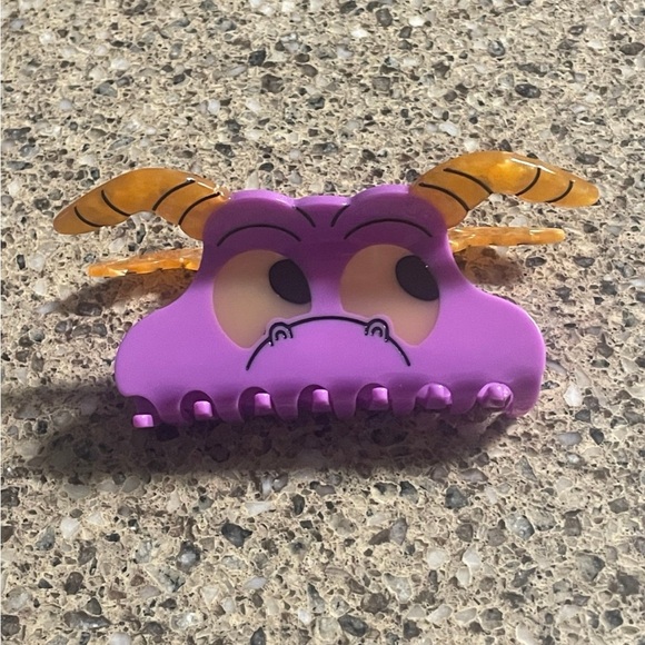 Disney Accessories - Figment claw clip